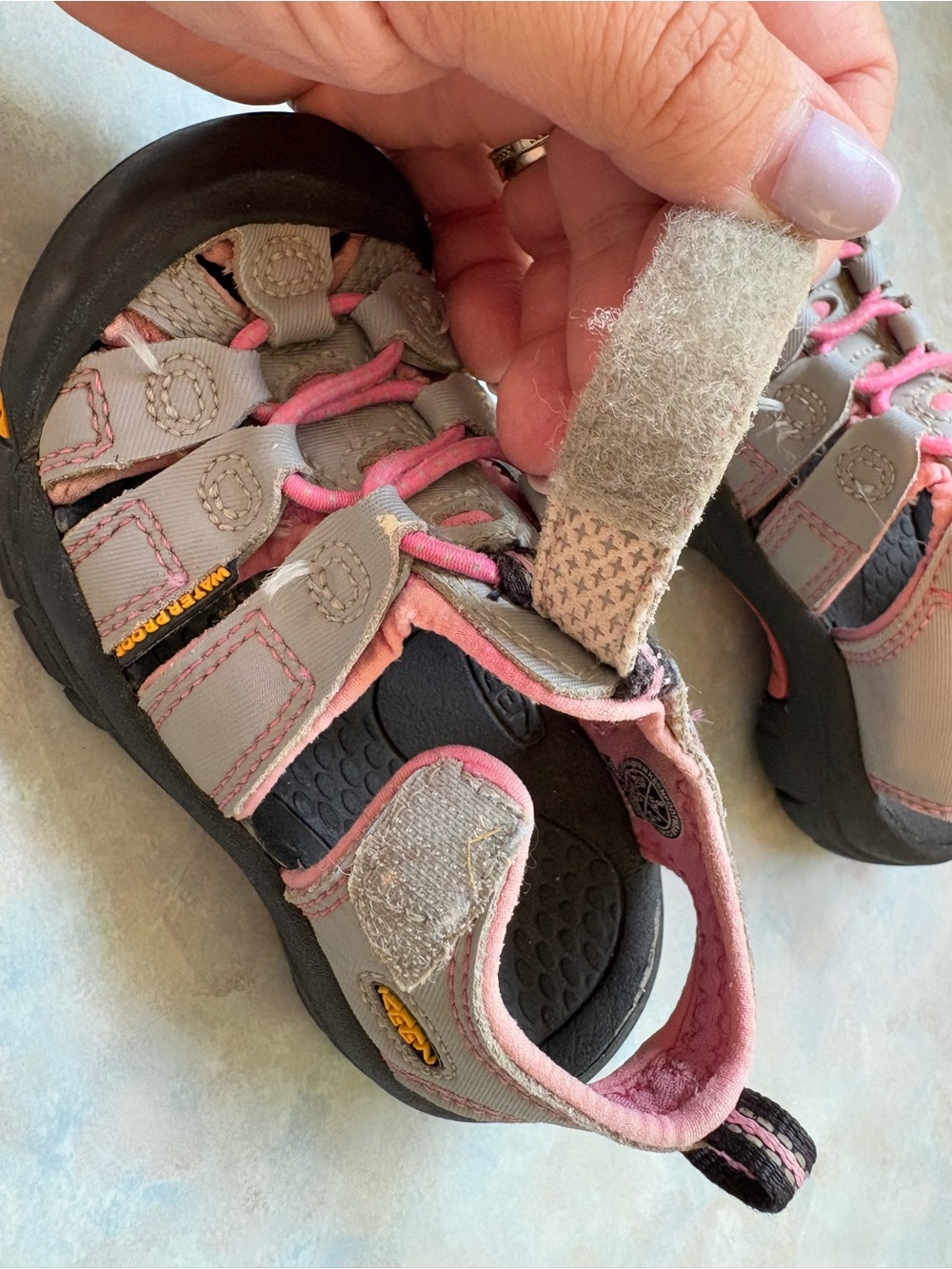 Keen Kids Gray and Pink Closed-Toe Hiking Sandals - Picture 6 of 11